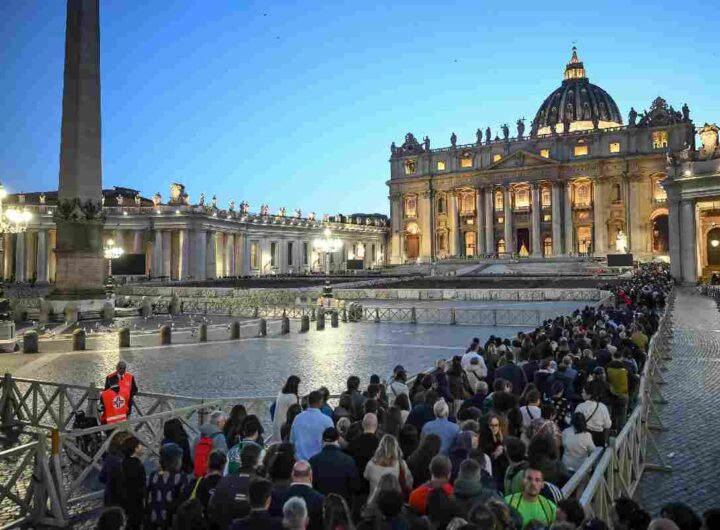 Migranti ai funerali di Papa Francesco