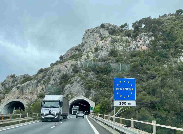 Confine Italia Francia migranti