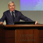 Carlo Sangalli tiene un discorso