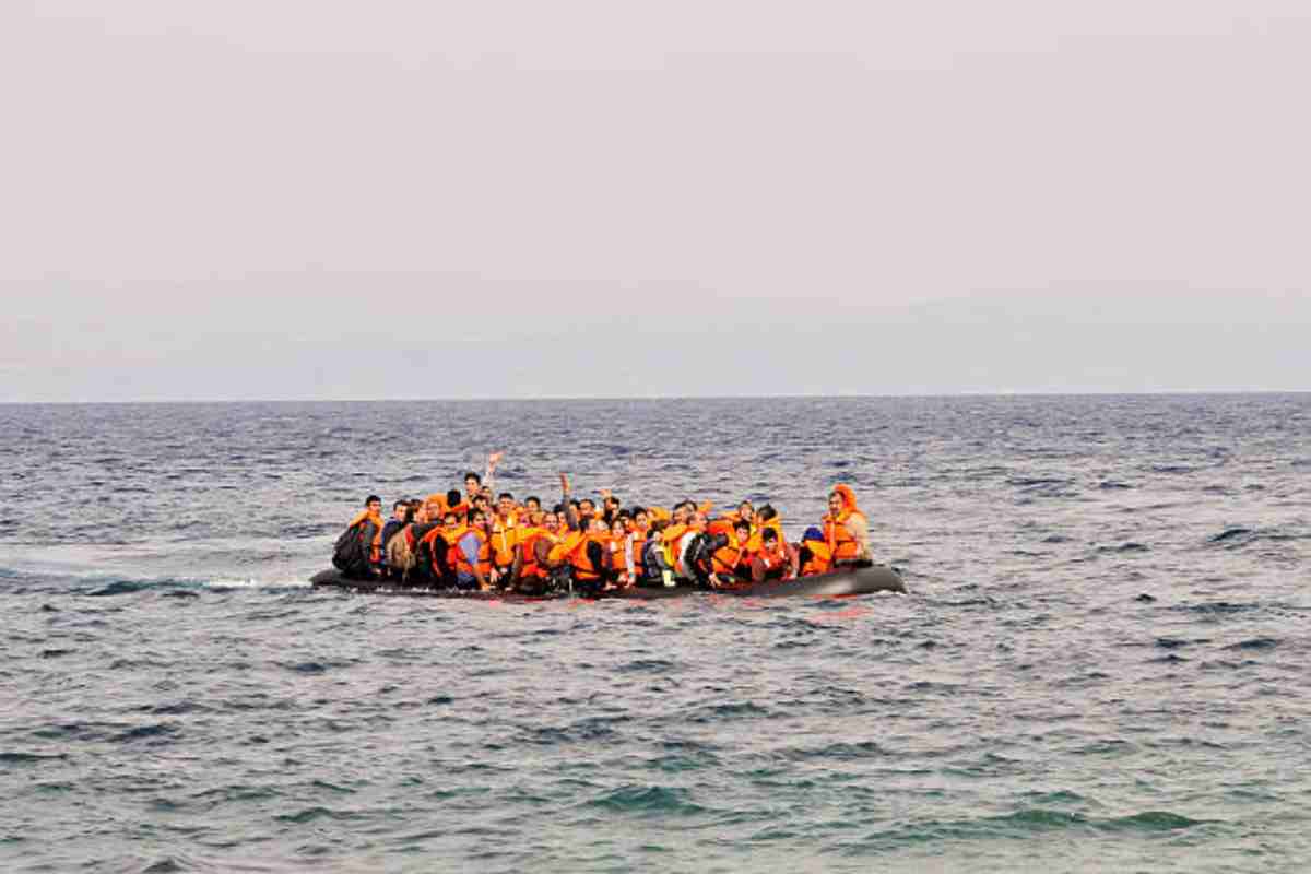 Dei migranti in mare